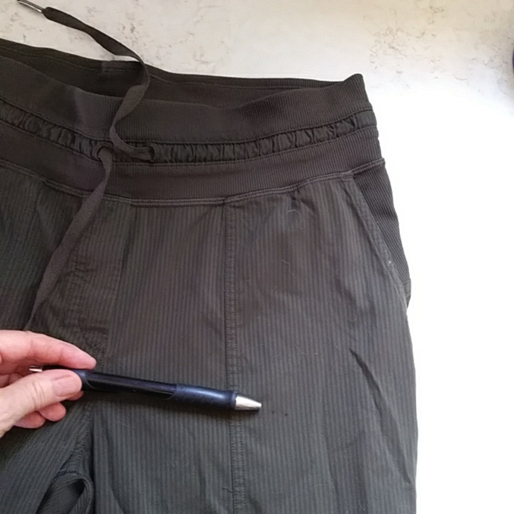 Lululemon cropped Dance studio pants - Picture 6 of 6